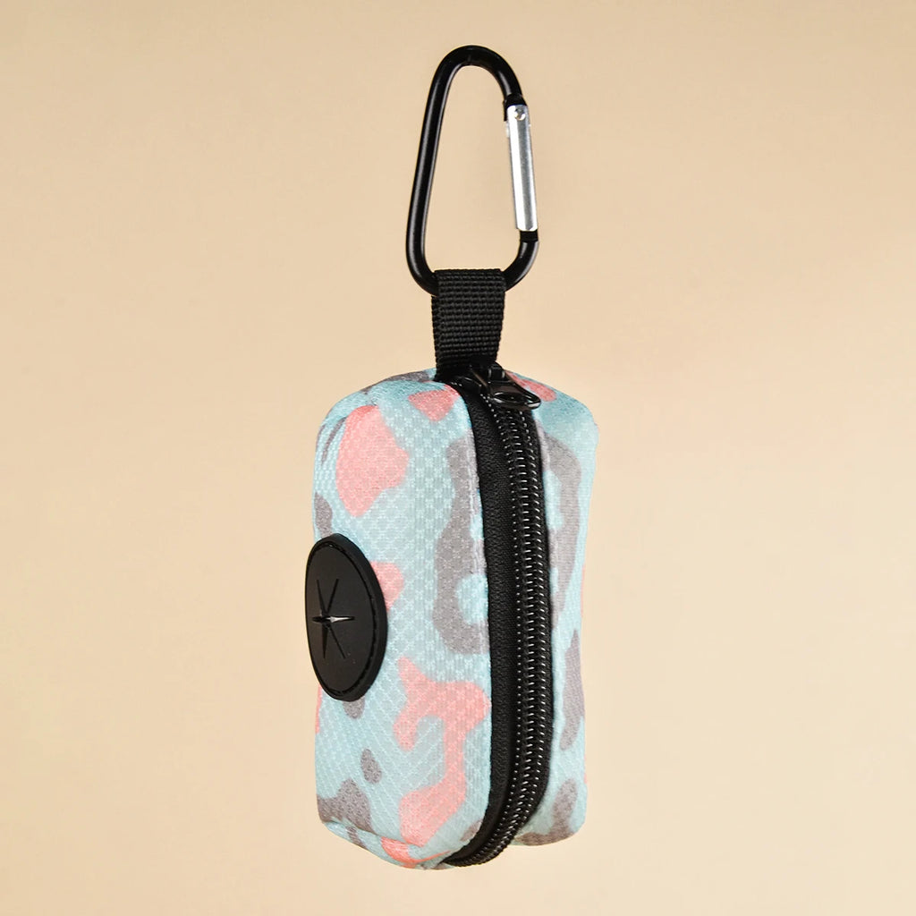1pcs Outdoor Portable Dog Poo Bag Dispenser, Durable Dog Leather Strap Attachment (Without Poo Bag And Leash)